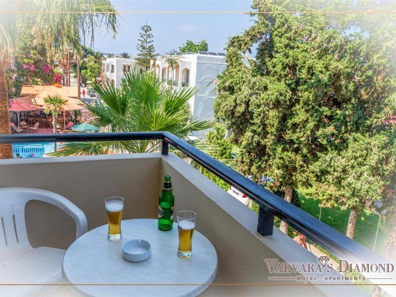 Varvaras Diamond Hotel Платанес Екстериор снимка