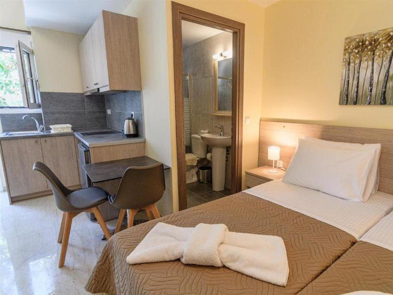 Varvaras Diamond Hotel Платанес Екстериор снимка