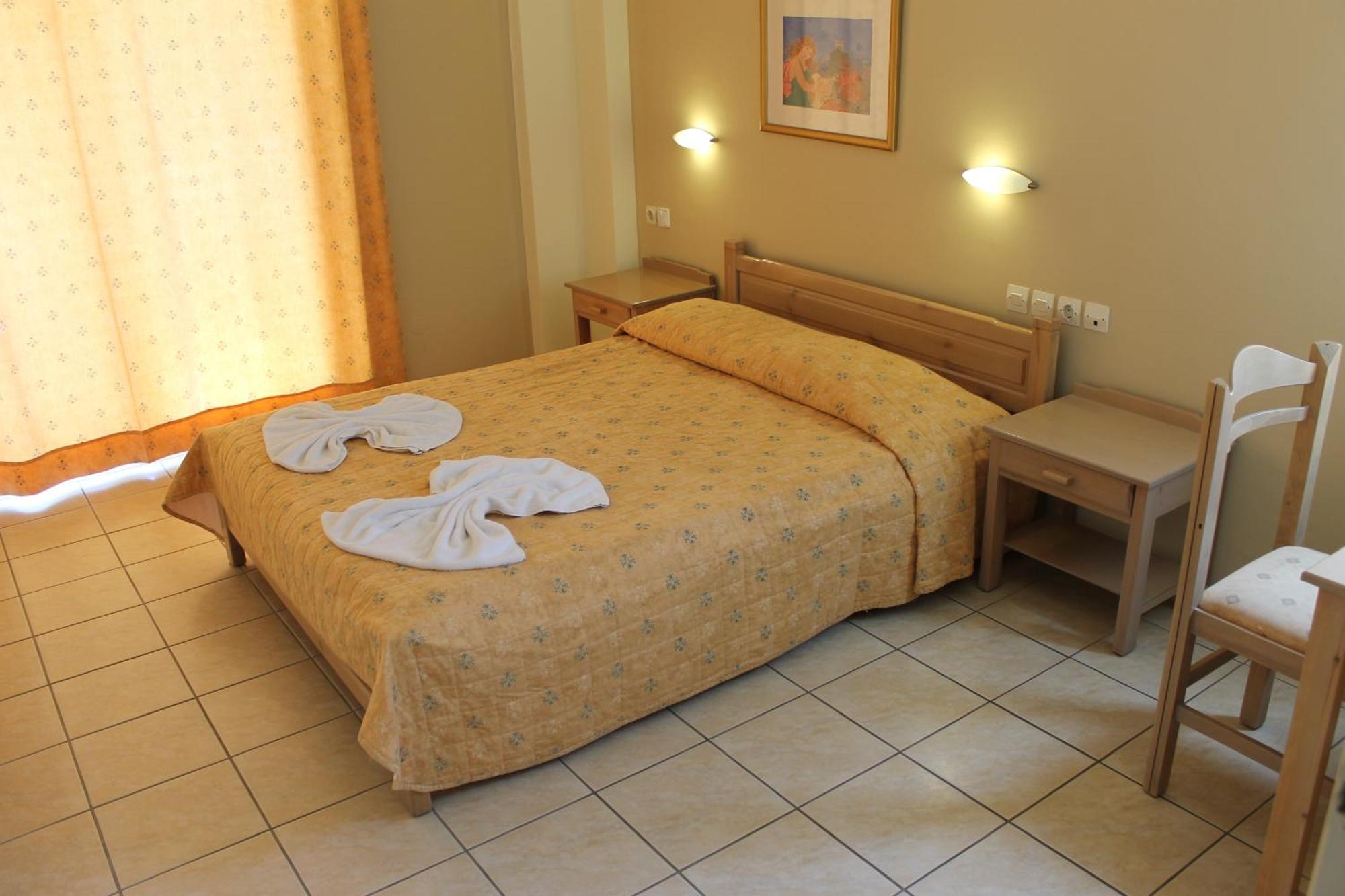 Varvaras Diamond Hotel Платанес Стая снимка