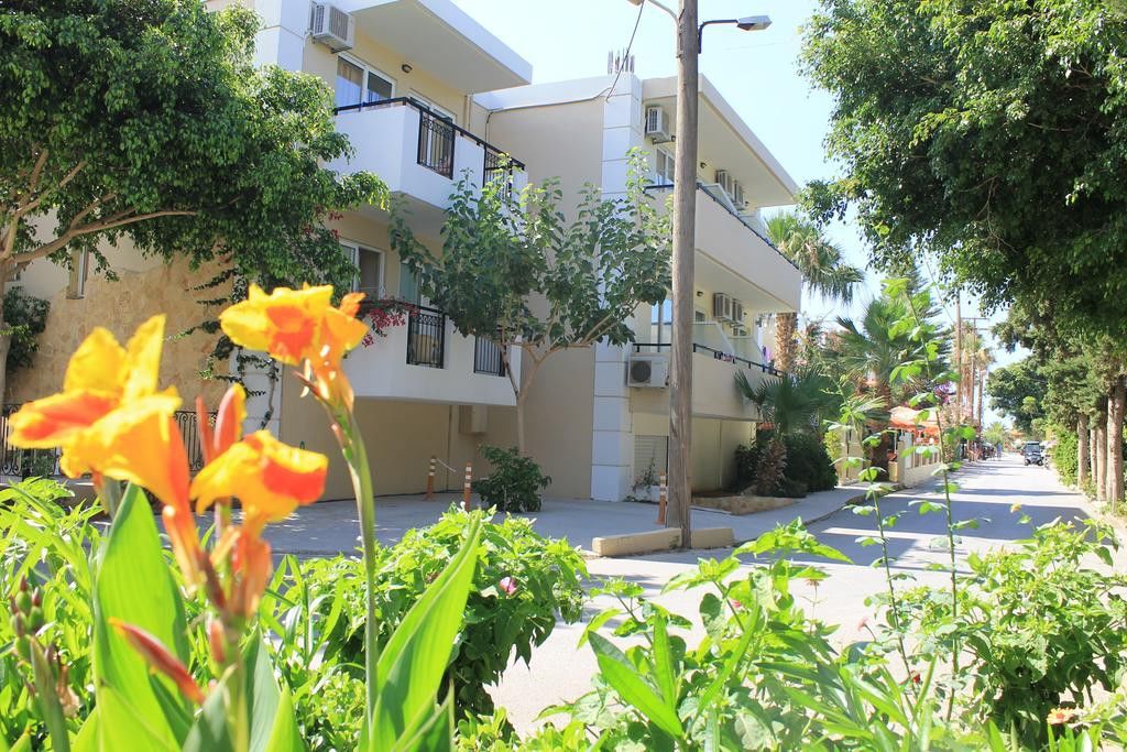 Varvaras Diamond Hotel Платанес Екстериор снимка