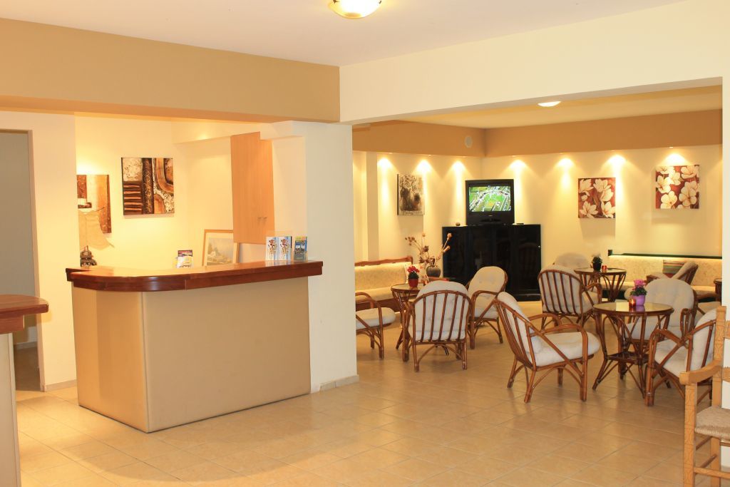 Varvaras Diamond Hotel Платанес Екстериор снимка